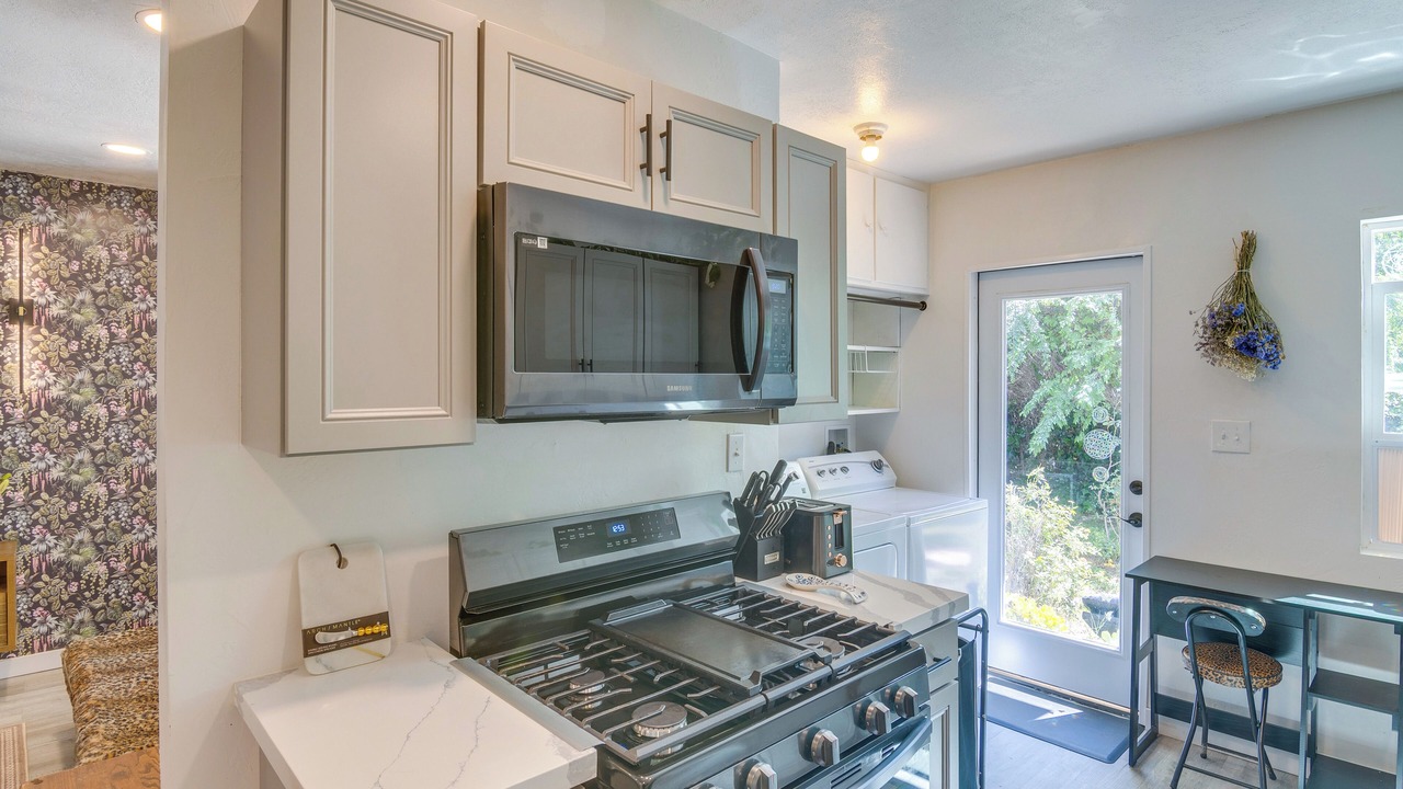 Photo of Kitchen in Valley Glen