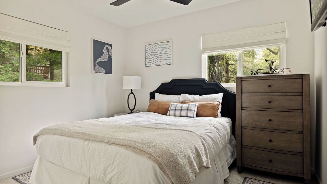 Photo of Bedroom in Crestline