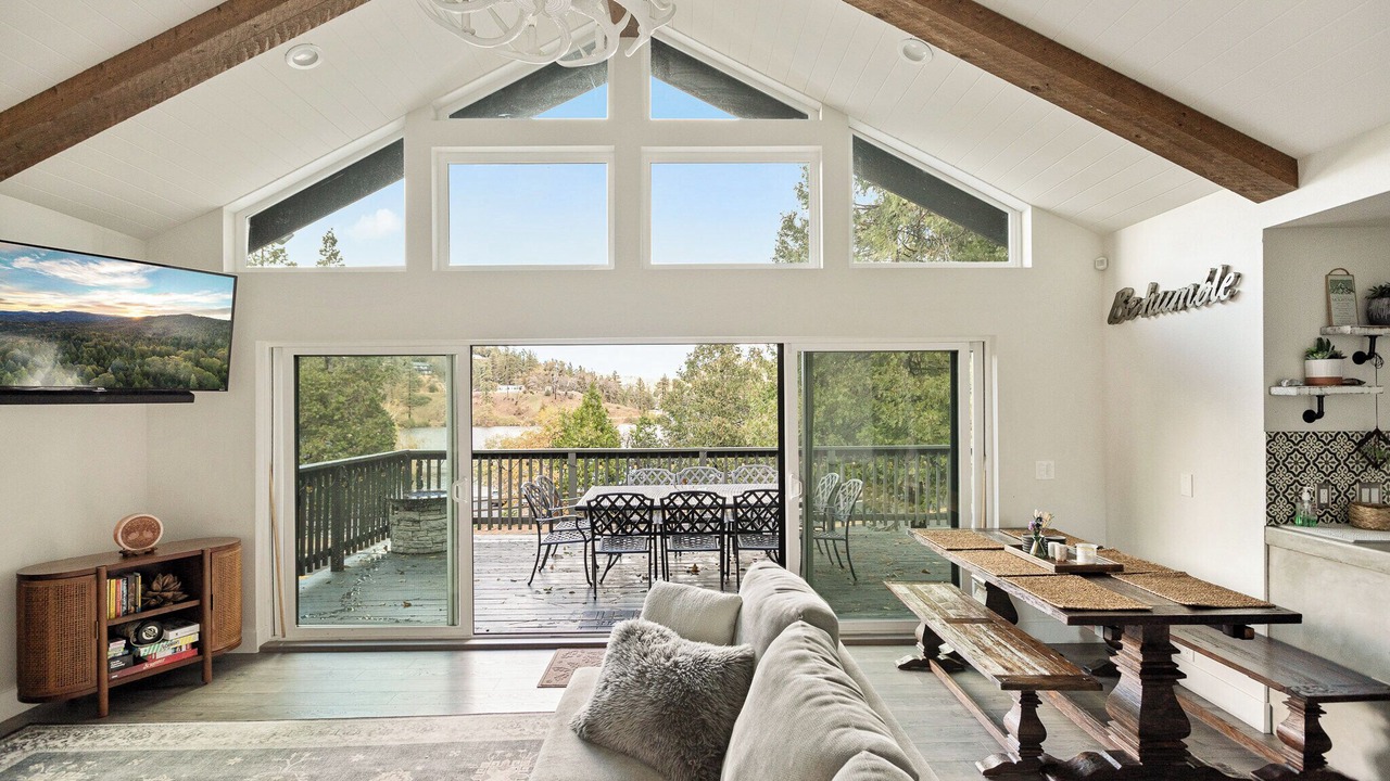 Photo of Livingroom in Crestline