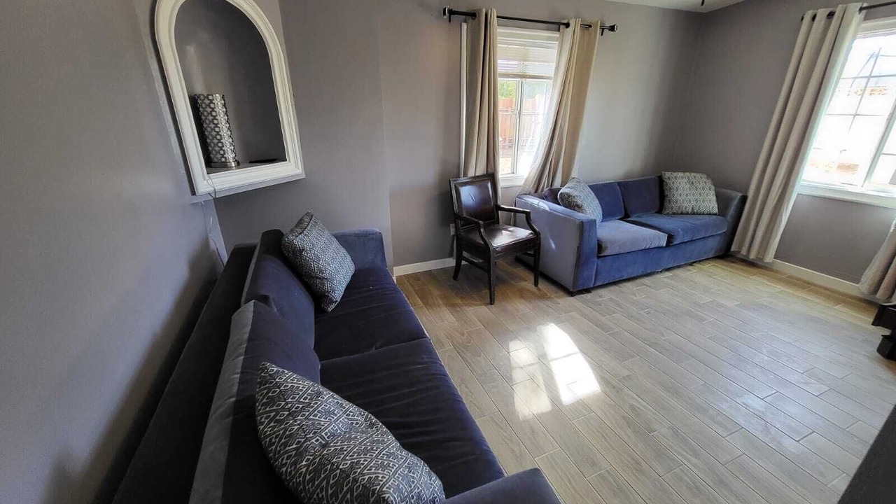 Photo of Livingroom in Palmdale