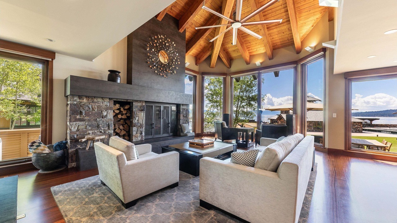 Photo of Livingroom in Tahoe Pines
