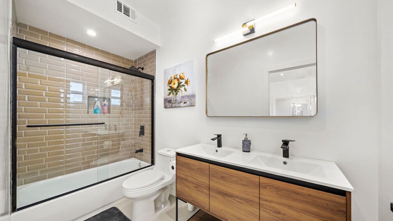 Photo of Bathroom in Rampart Village