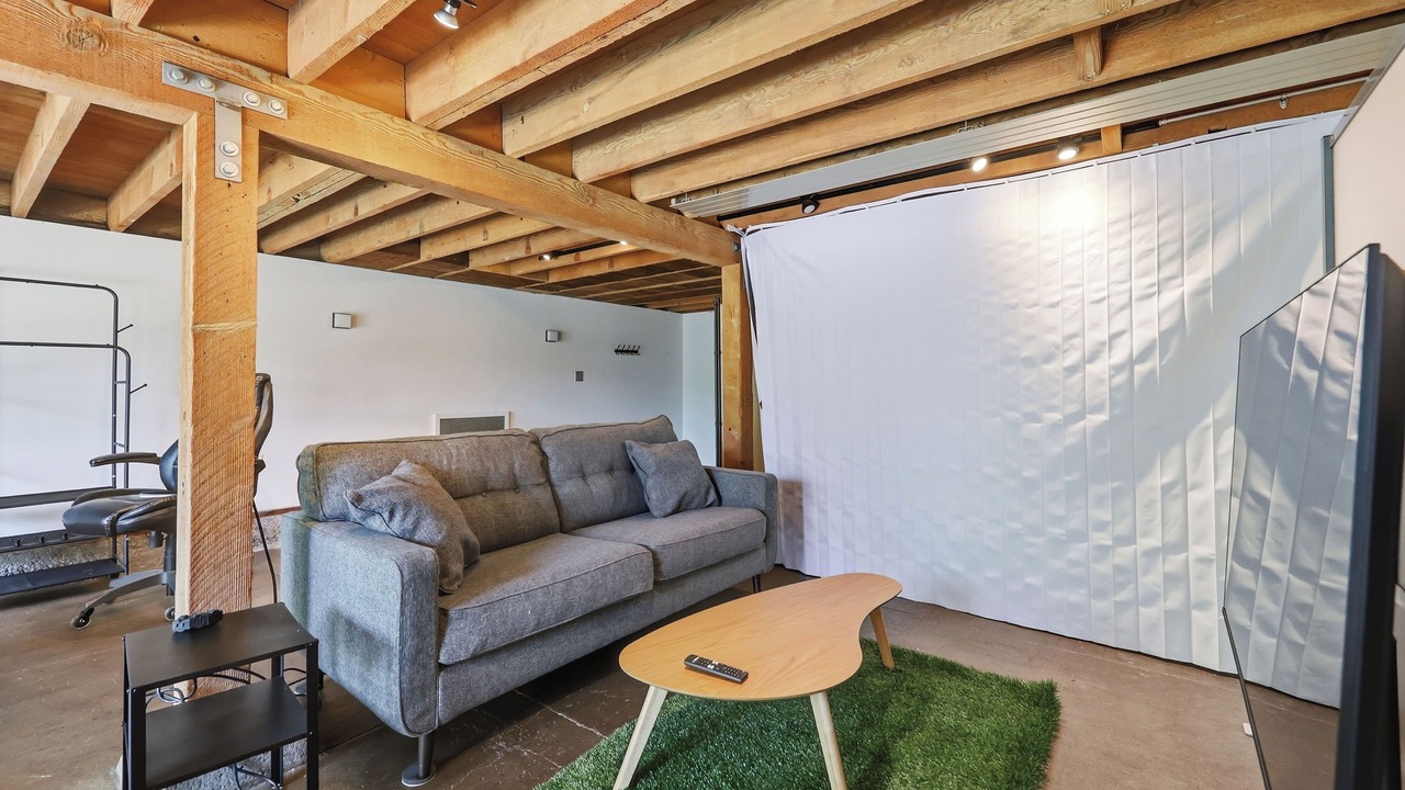 Photo of Livingroom in China Basin