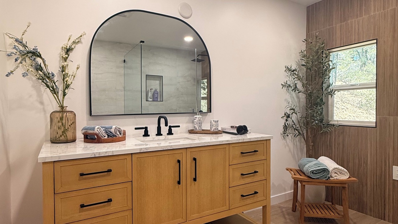 Photo of Bathroom in Pine Mountain Club