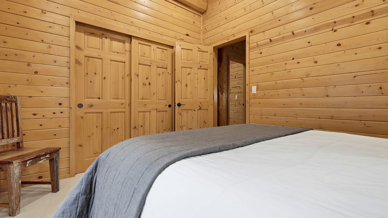 Photo of Bedroom in Bear Valley