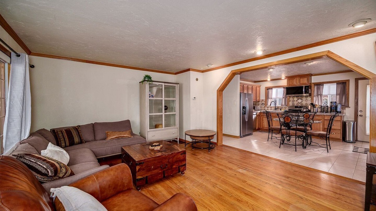 Photo of Livingroom in Sierra Tract