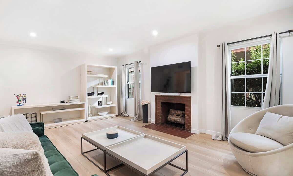 Photo of Livingroom in Faircrest Heights
