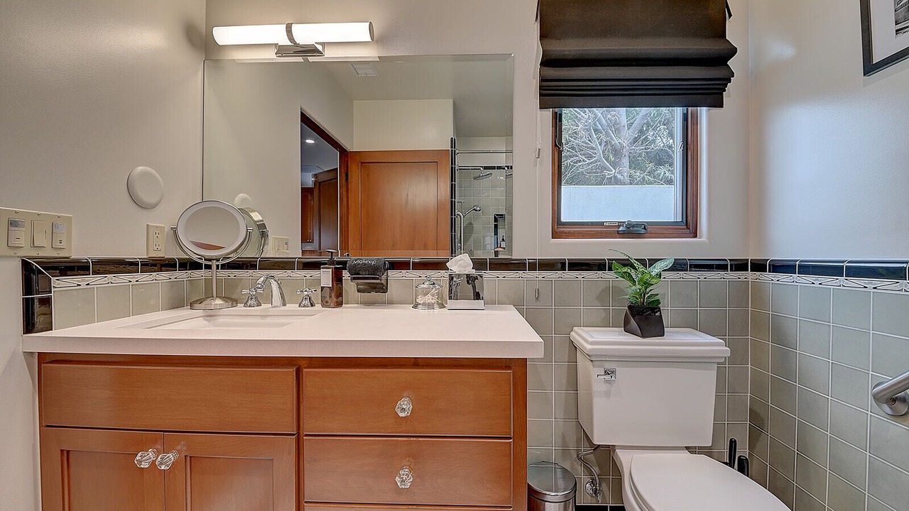 Photo of Bathroom in Belmont Shore