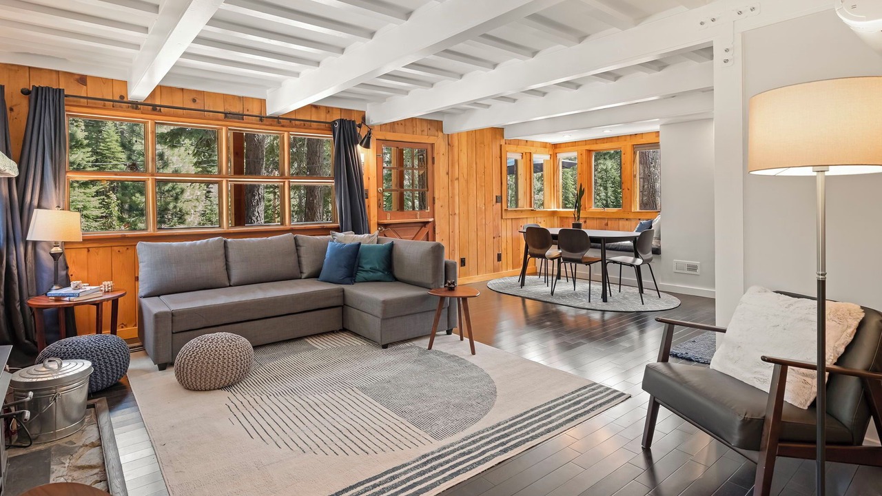 Photo of Livingroom in Pineland