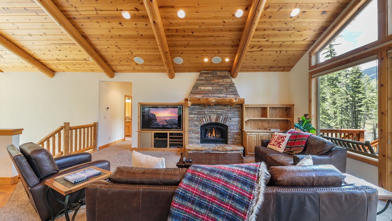 Photo of Livingroom in Tahoe Pines