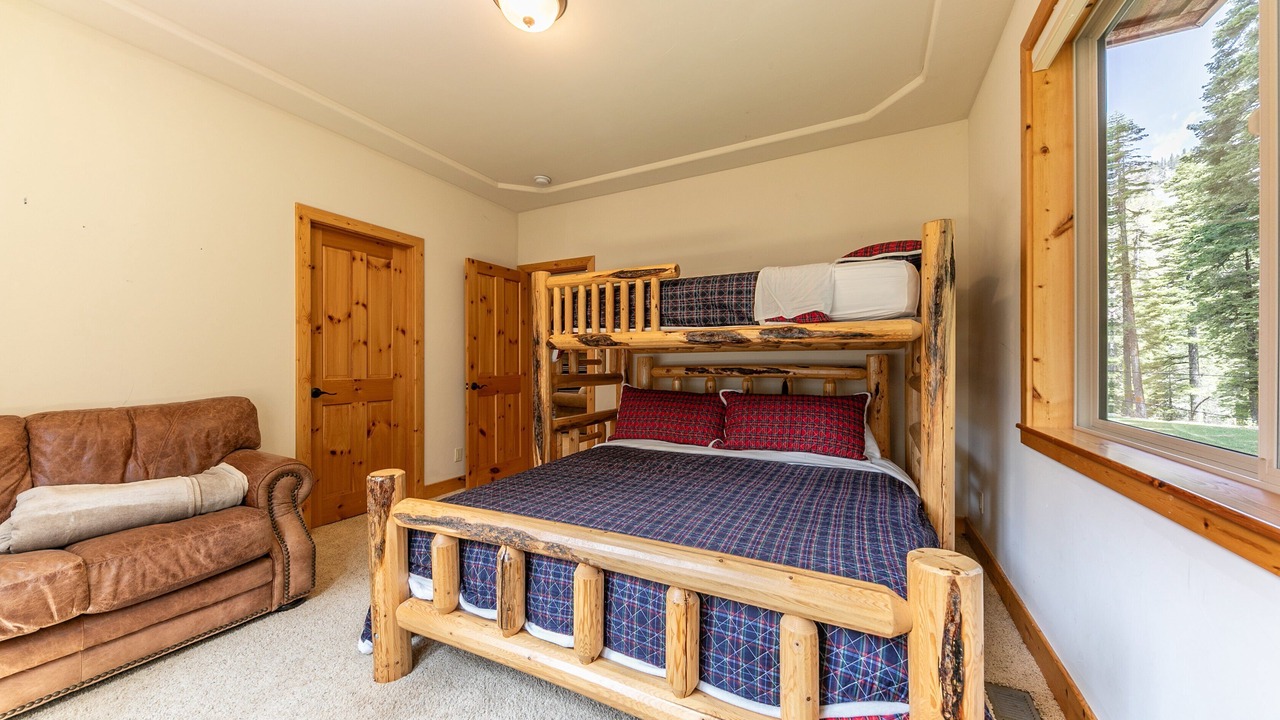 Photo of Bedroom in Tahoe Pines