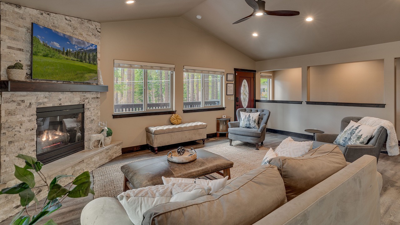 Photo of Livingroom in Montgomery Estates