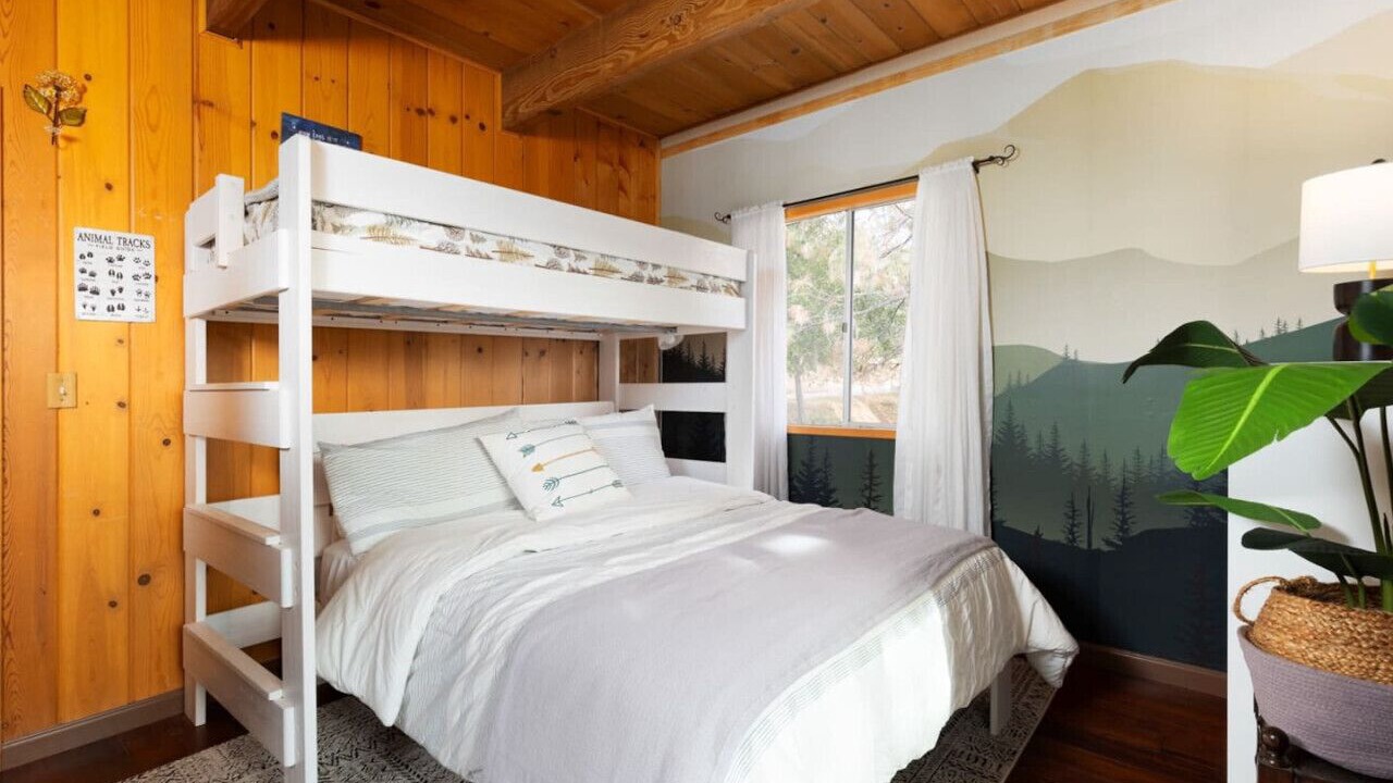 Photo of Bedroom in Lake Arrowhead