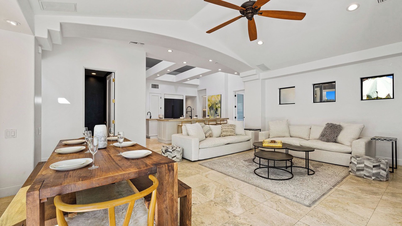 Photo of Livingroom in The Mesa