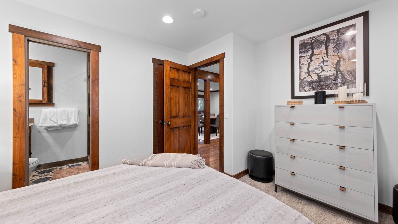 Photo of Bedroom in Dollar Point