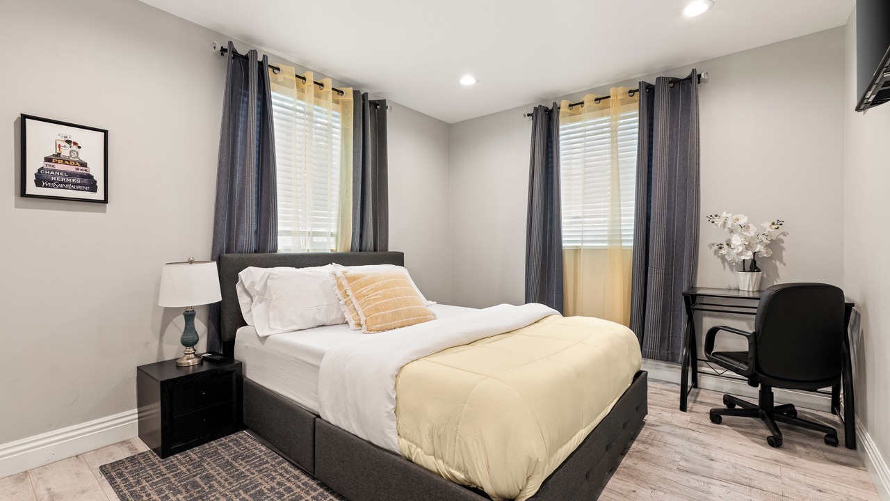 Photo of Bedroom in Park Mesa Heights