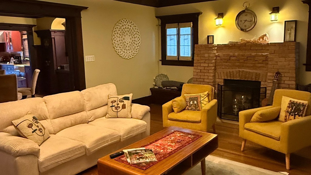Photo of Livingroom in Mid City