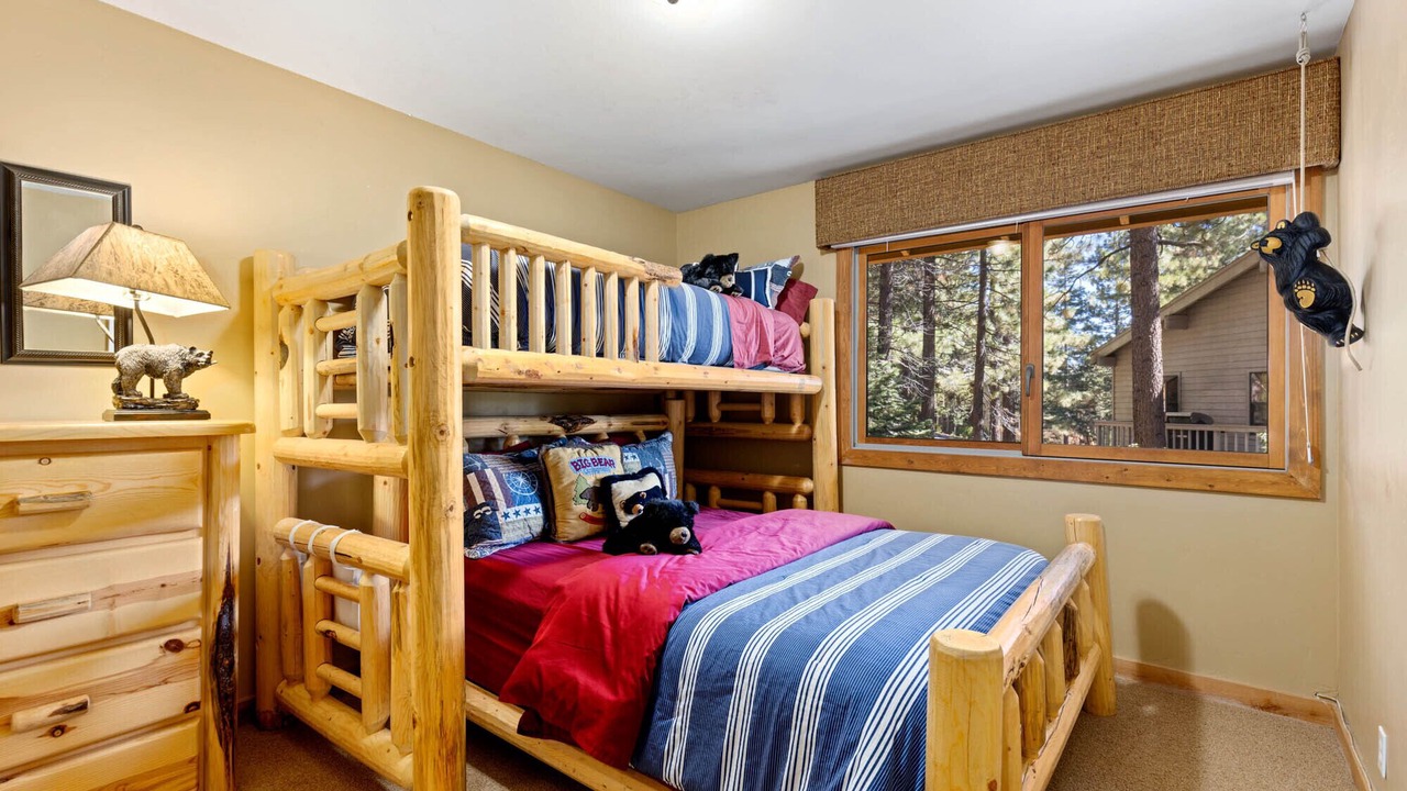 Photo of Bedroom in Lake Forest