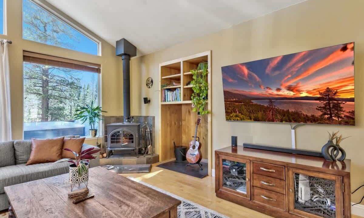 Photo of Livingroom in Tahoe Paradise