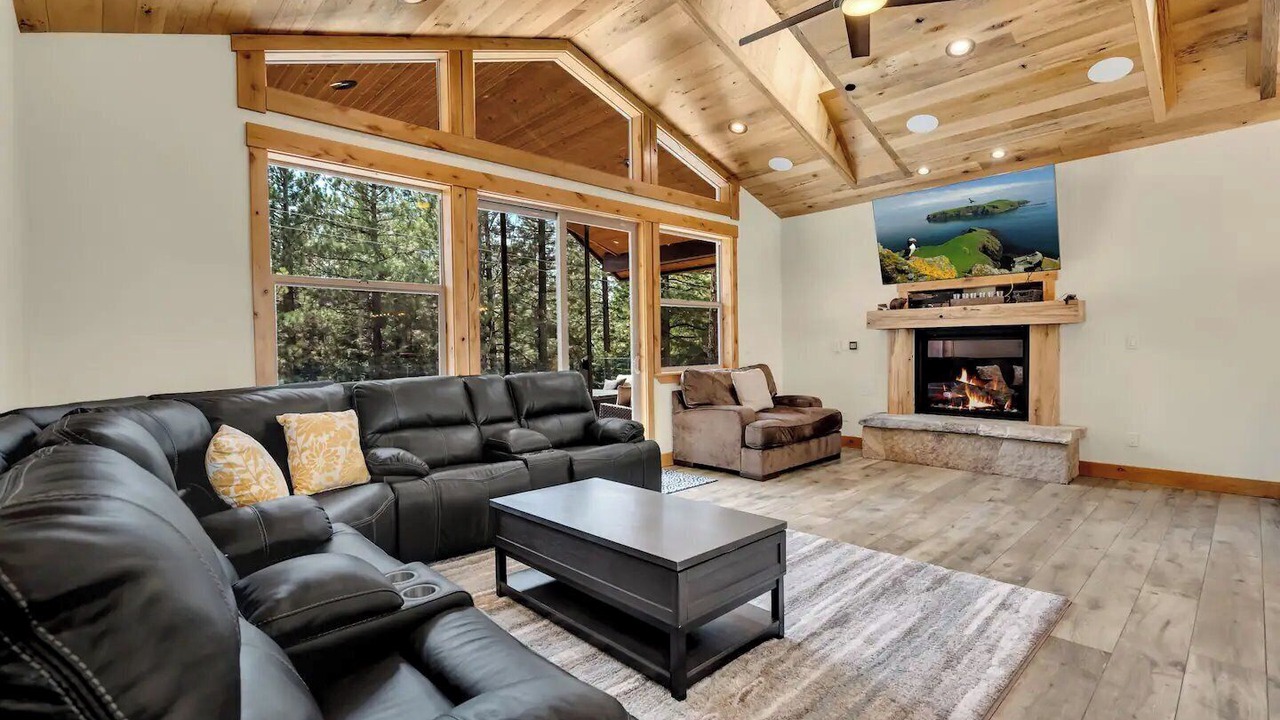 Photo of Livingroom in Montgomery Estates