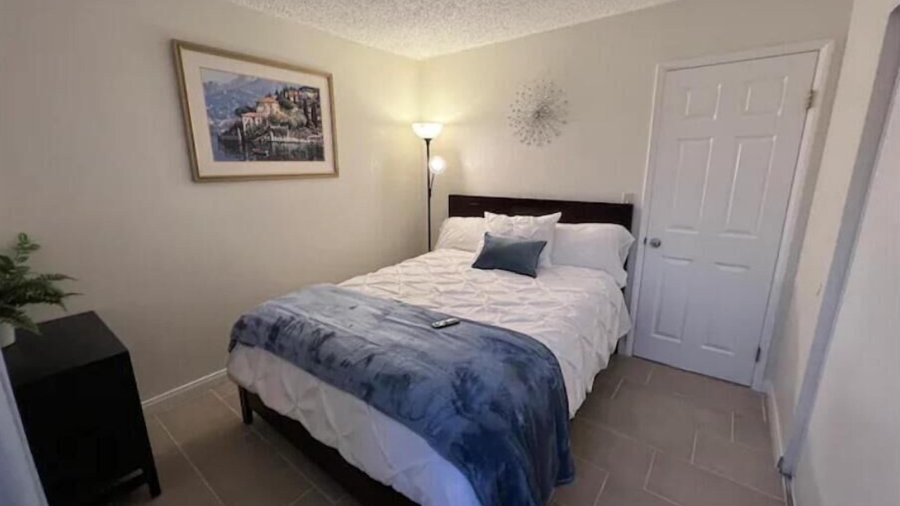 Photo of Bedroom in Anaheim Resort