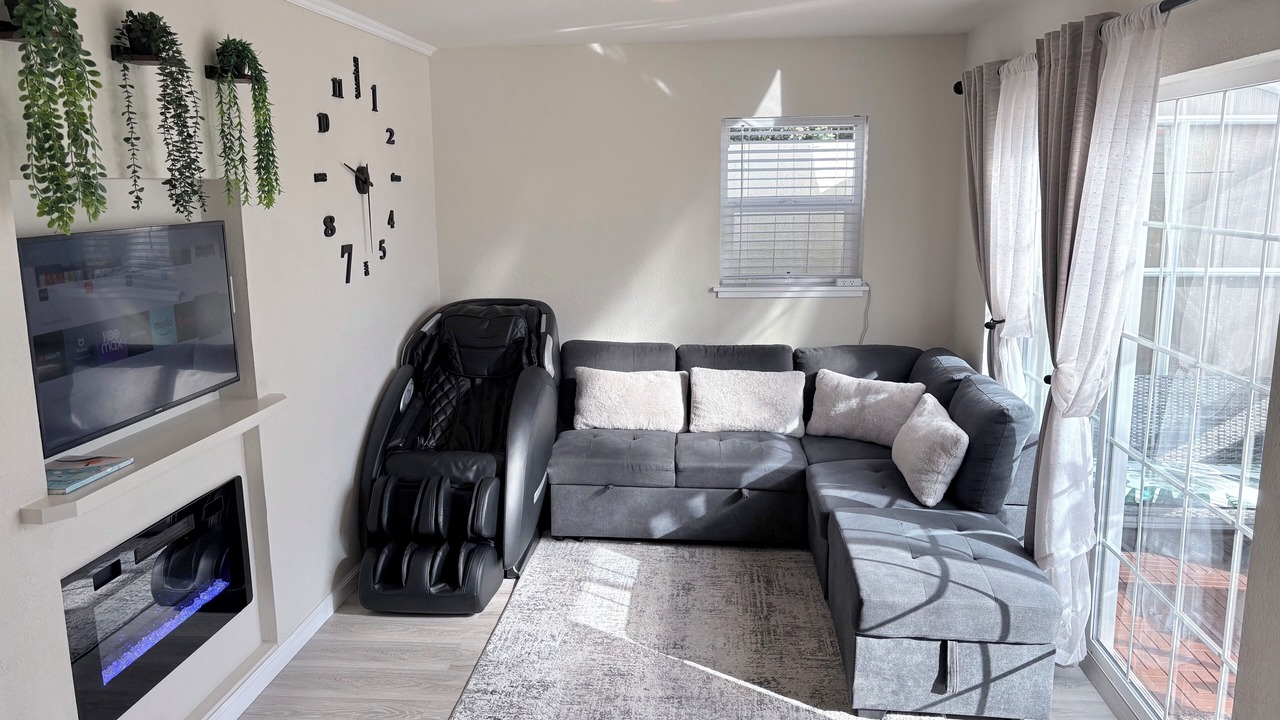 Photo of Livingroom in Westlake