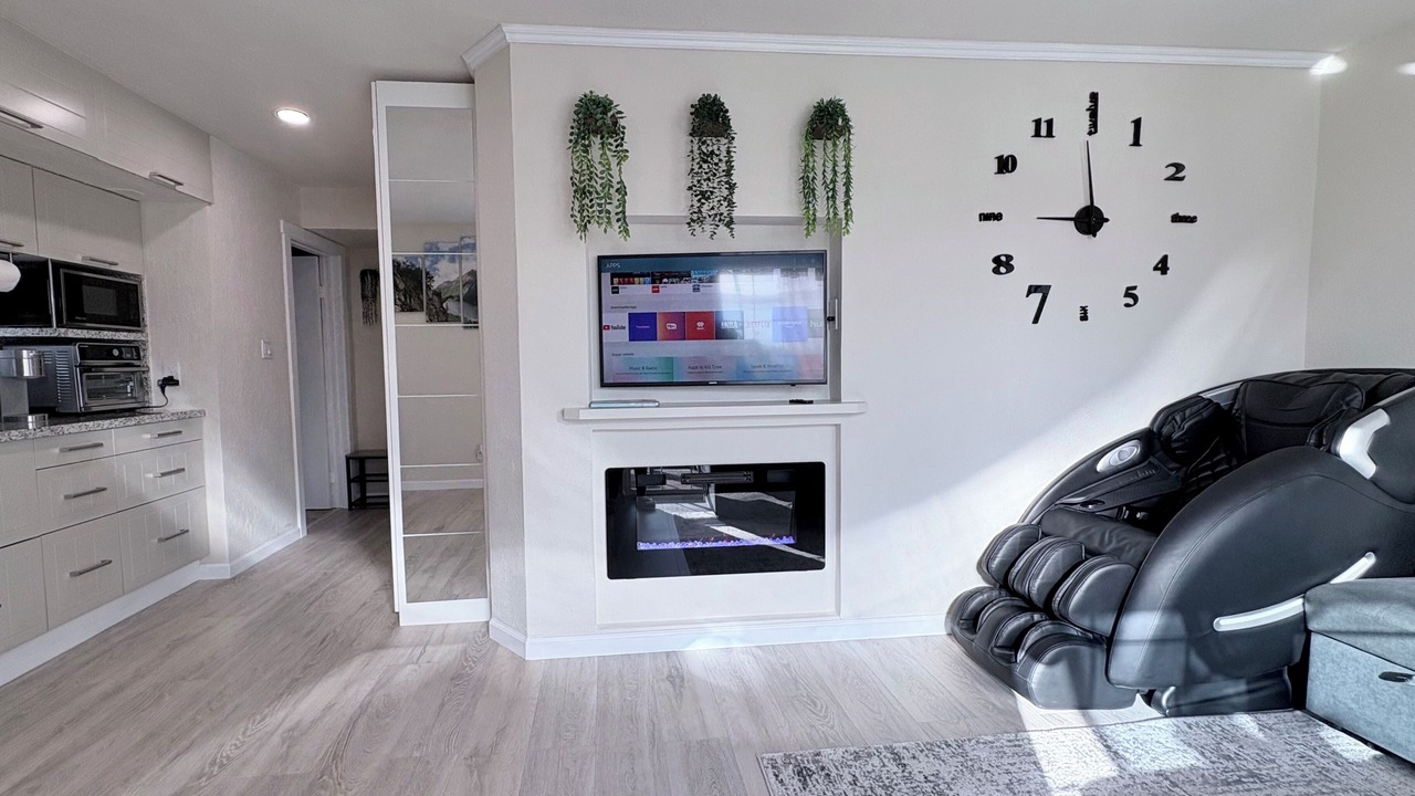Photo of Livingroom in Westlake