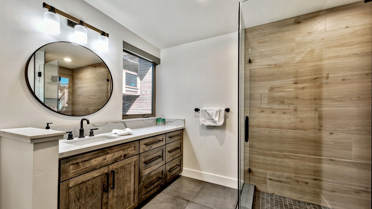 Photo of Bathroom in Al Tahoe