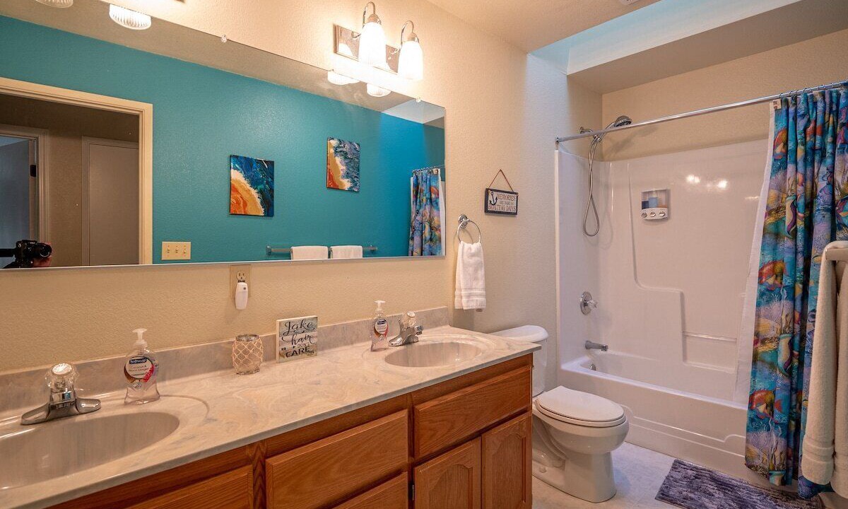 Photo of Bathroom in Lakehead