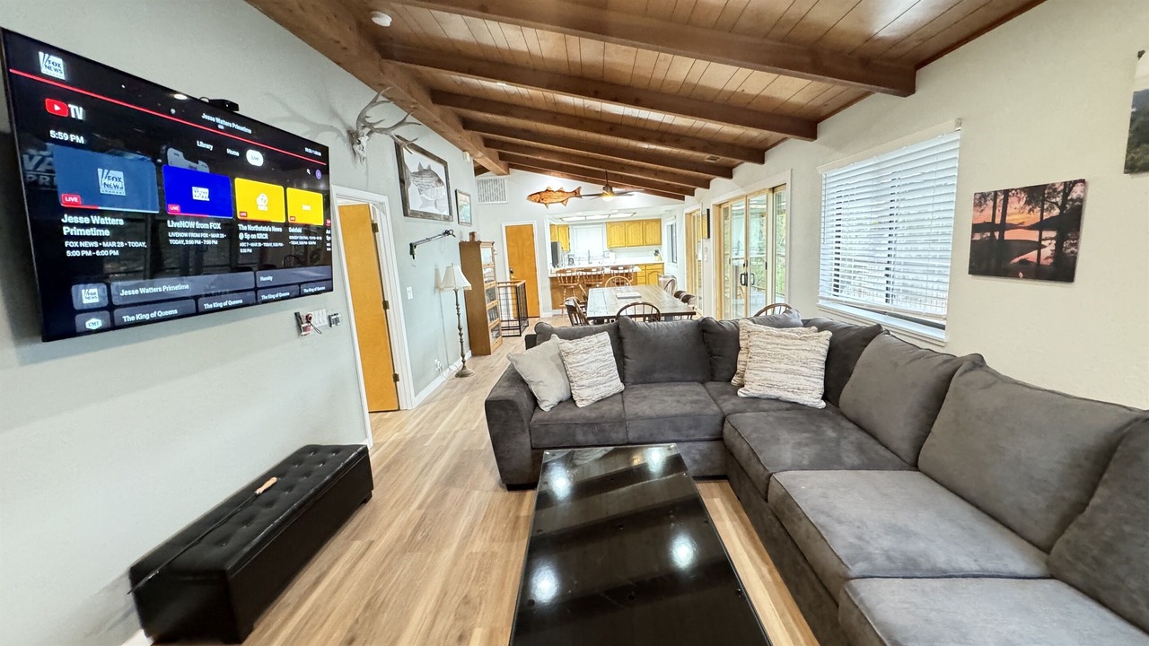 Photo of Livingroom in Lakehead