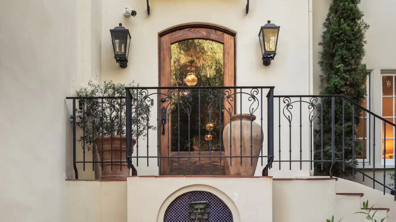 Photo of Outdoor in Hollywood Hills West