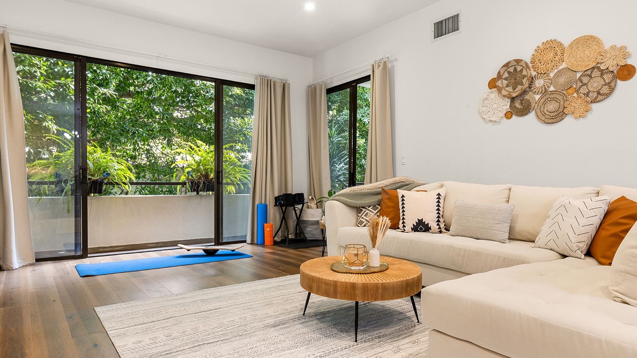 Photo of Livingroom in West Los Angeles
