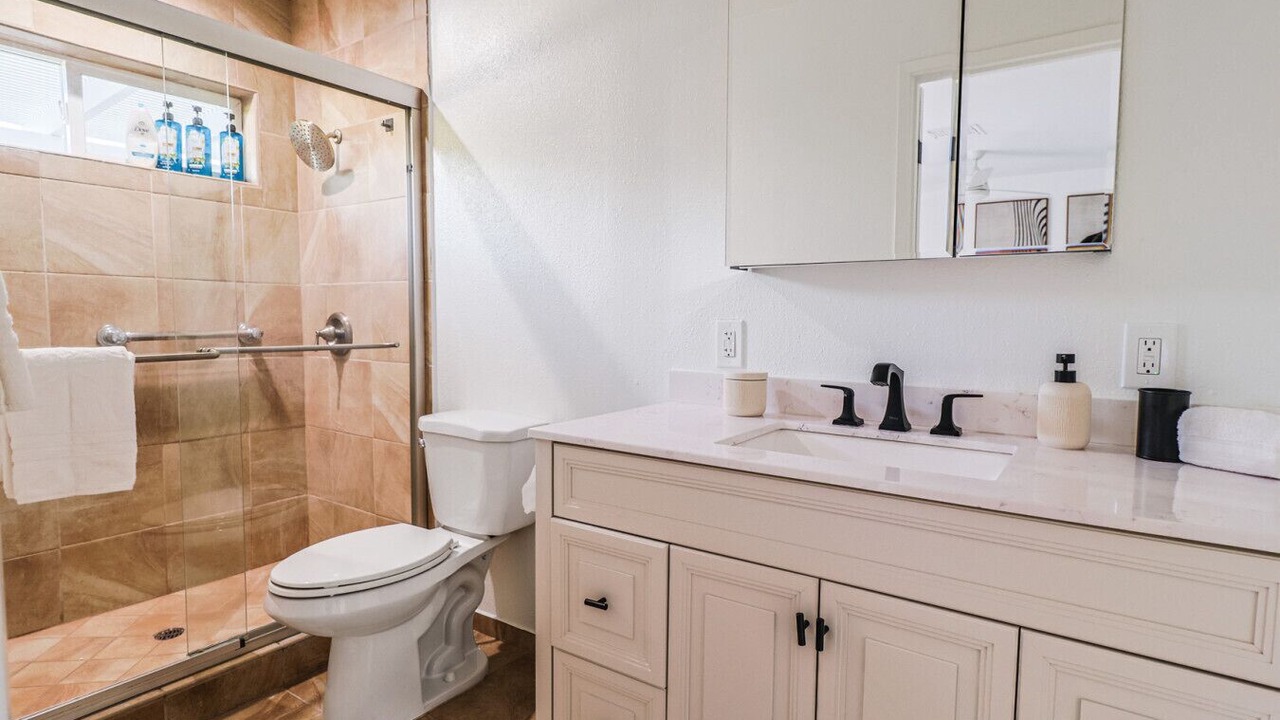 Photo of Bathroom in Racquet Club West