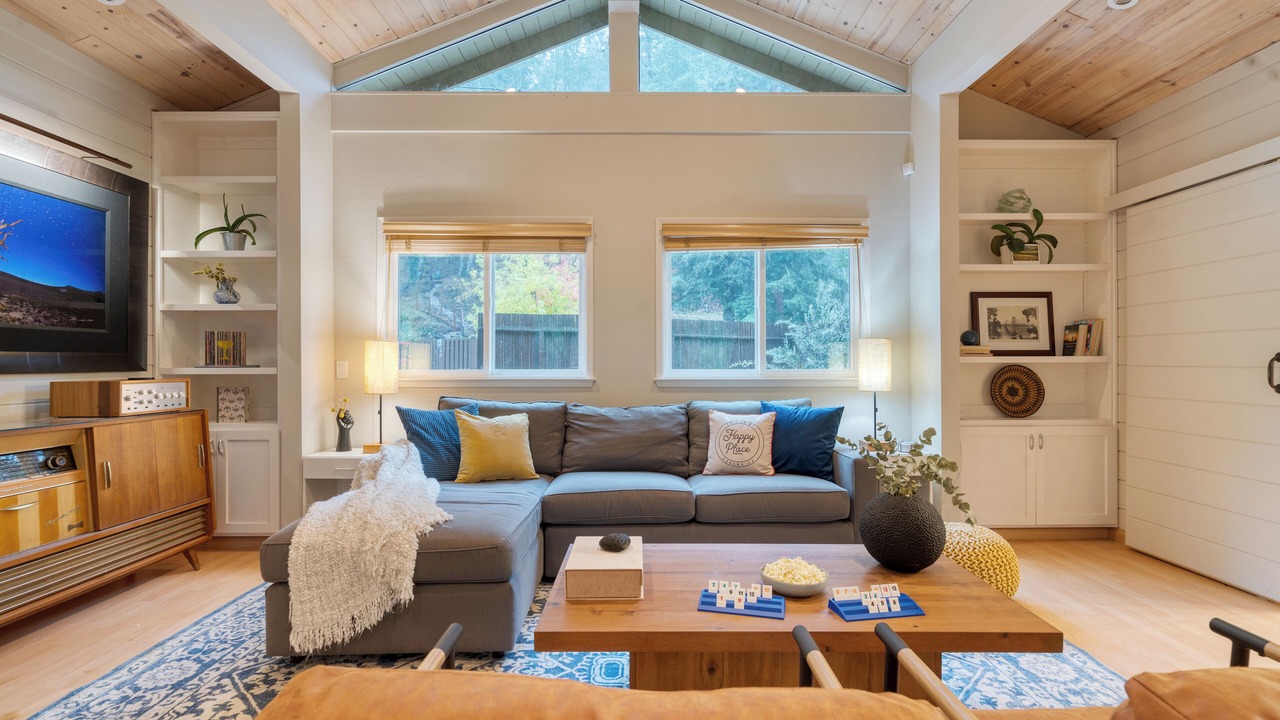 Photo of Livingroom in Kenwood