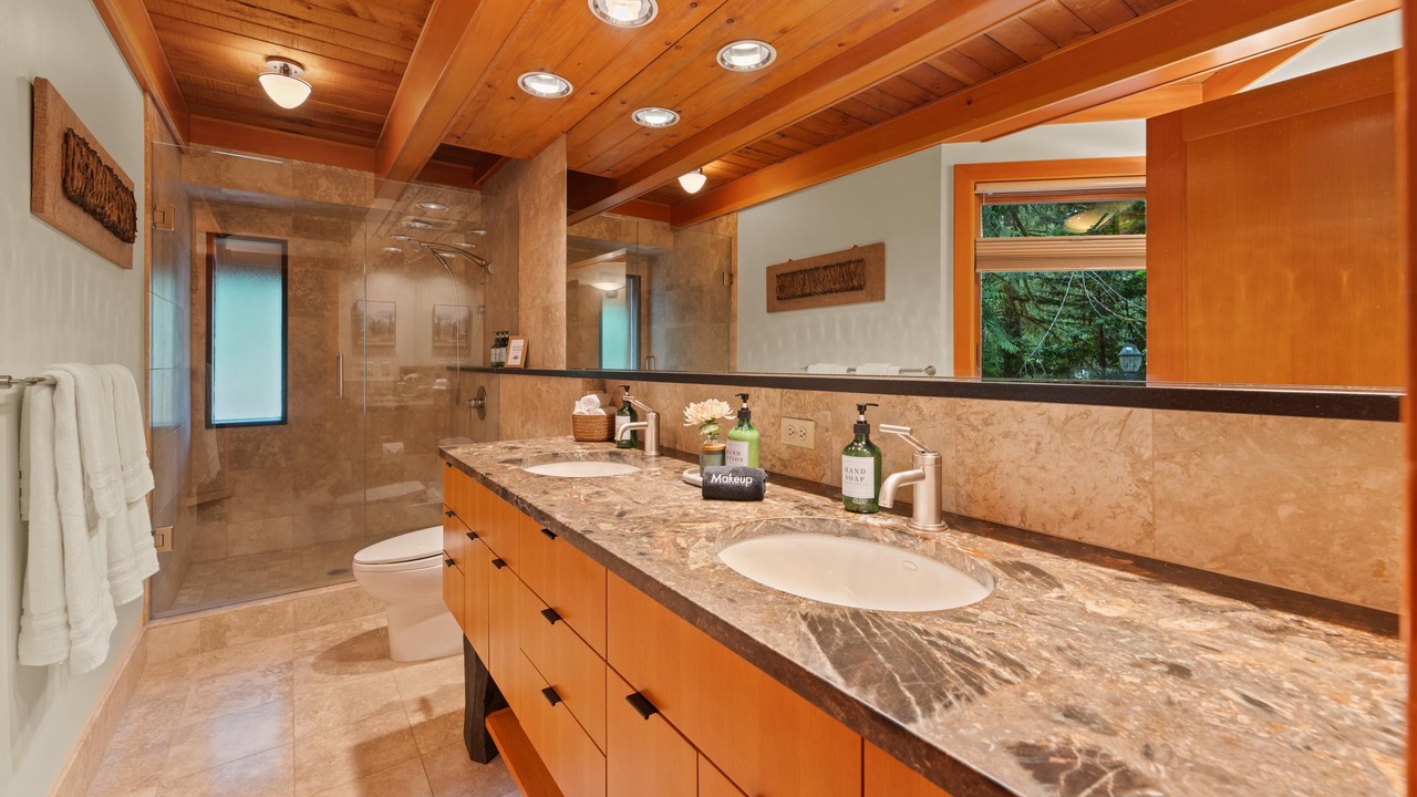 Photo of Bathroom in Carrolls