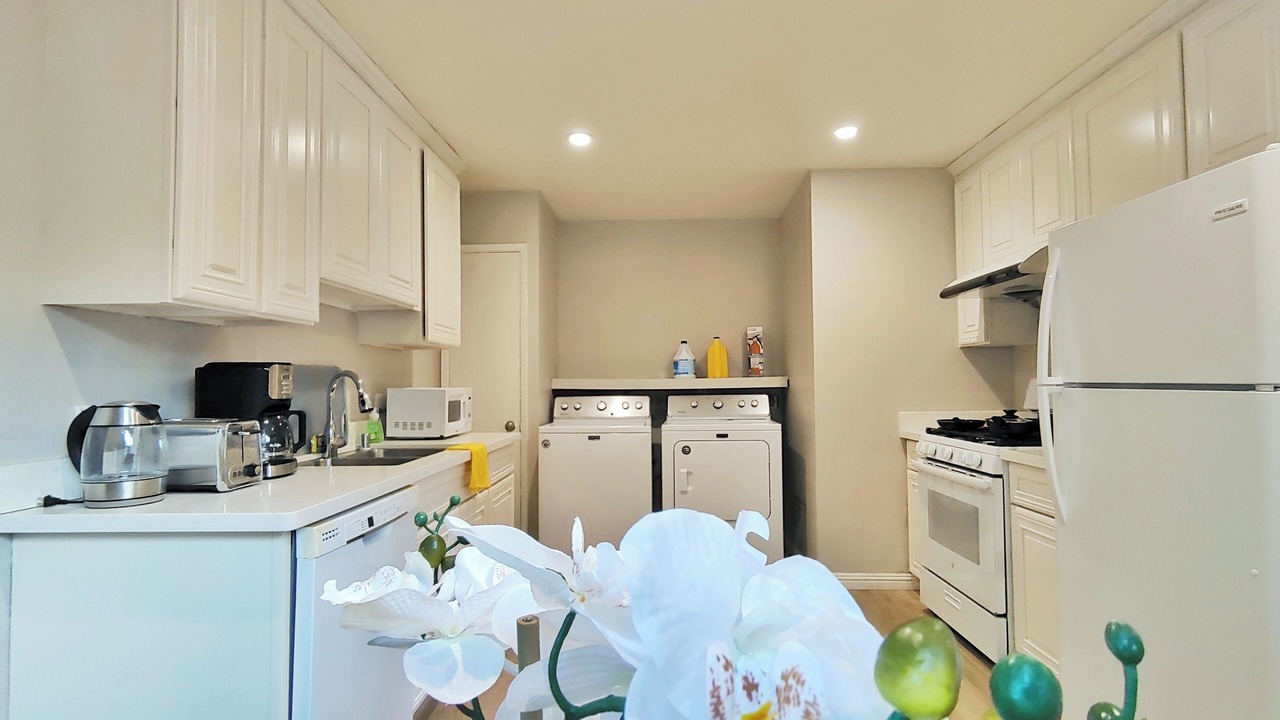Photo of Kitchen in Old Mountain View
