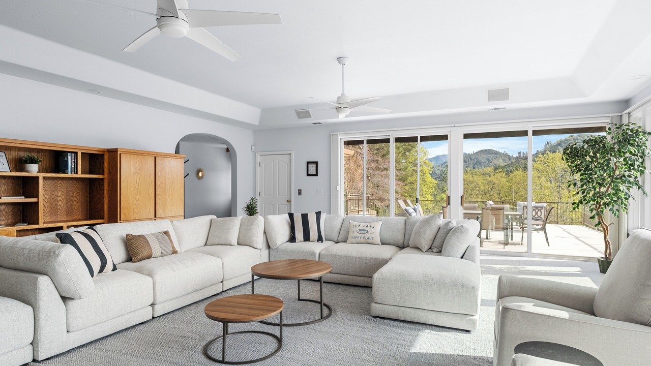 Photo of Livingroom in Lakehead