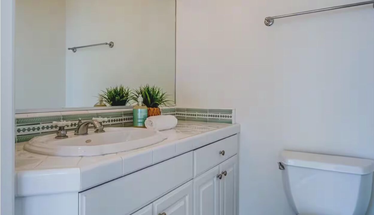Photo of Bathroom in The Strand