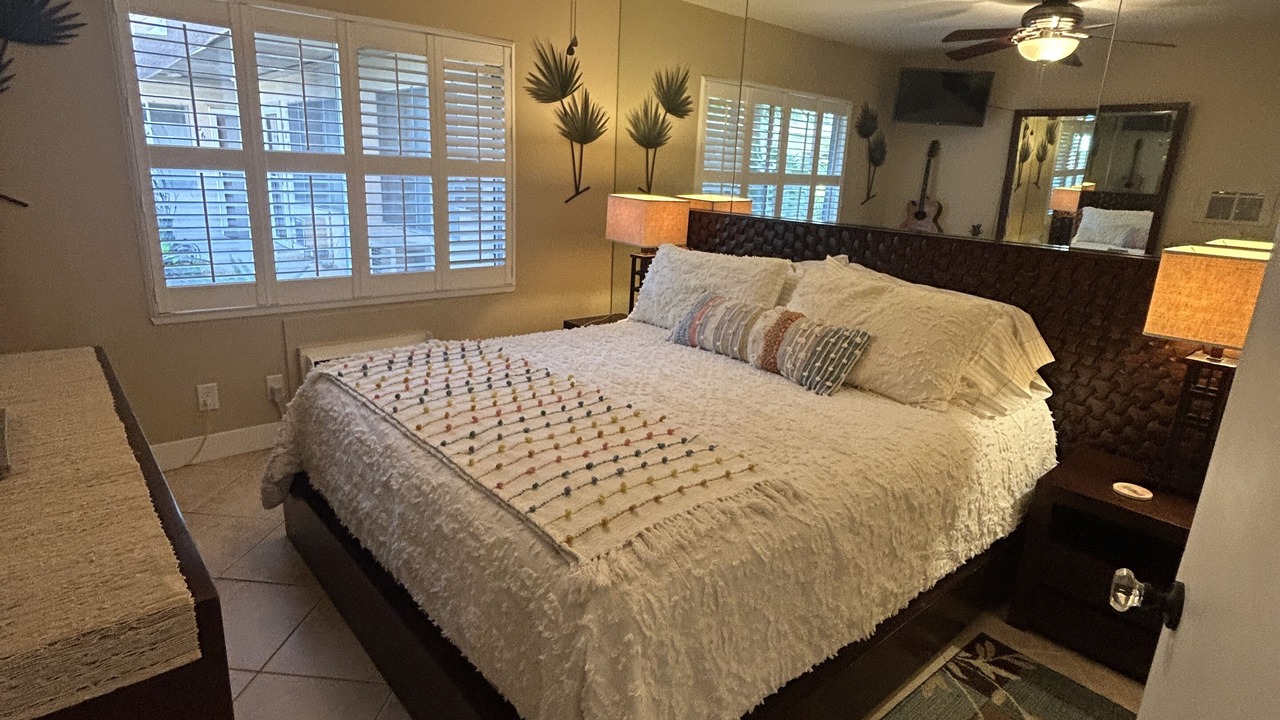 Photo of Bedroom in Canyon Corridor
