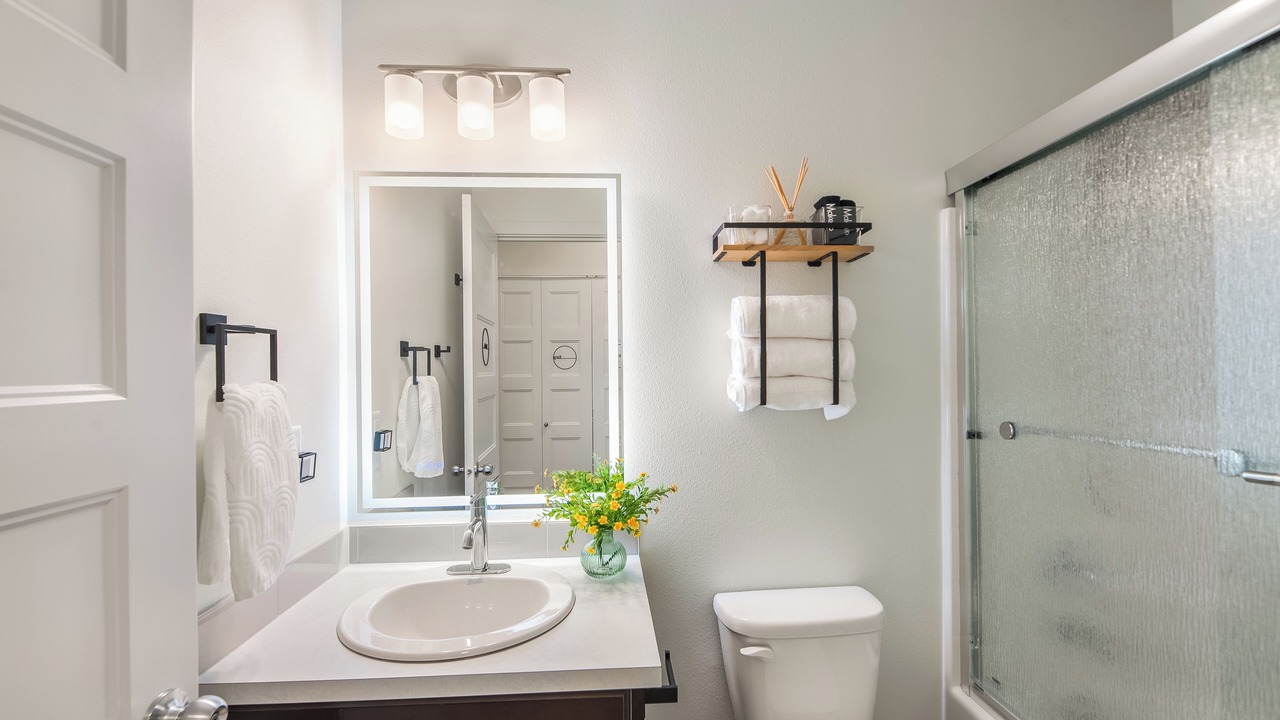 Photo of Bathroom in Gold Bar