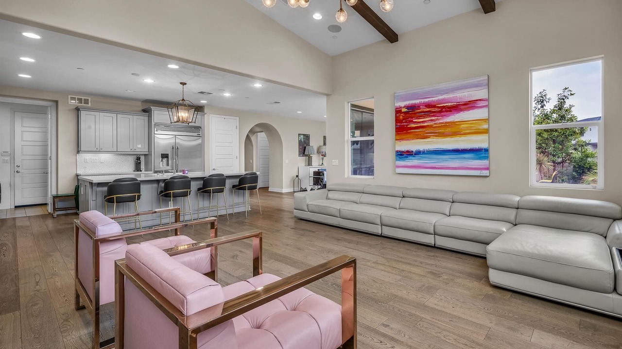 Photo of Livingroom in Mid City