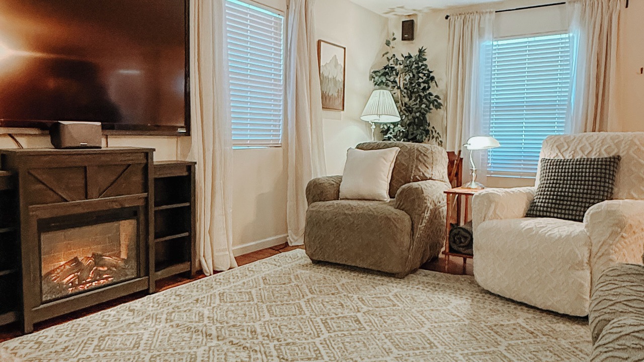 Photo of Livingroom in Shasta View