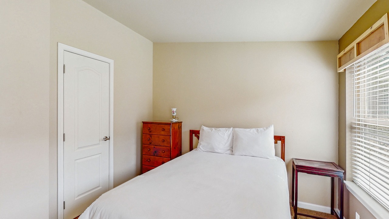 Photo of Bedroom in Willow Creek