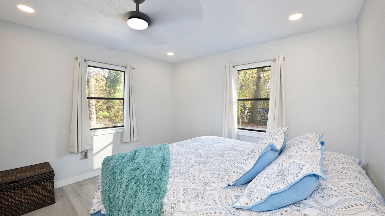 Photo of Bedroom in Lakehead-Lakeshore