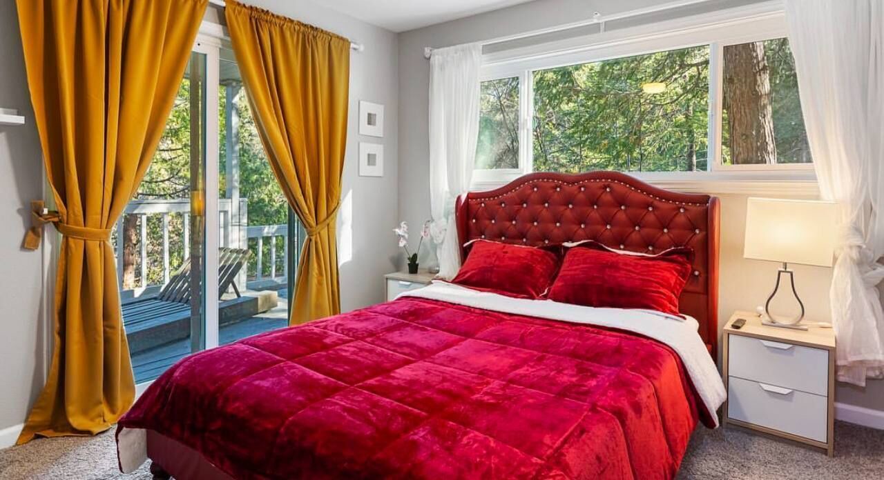 Photo of Bedroom in Crestline