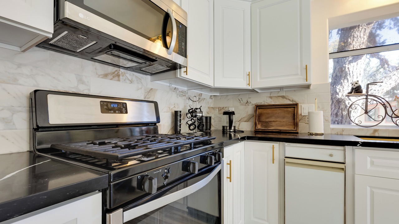Photo of Kitchen in Pine Mountain Club
