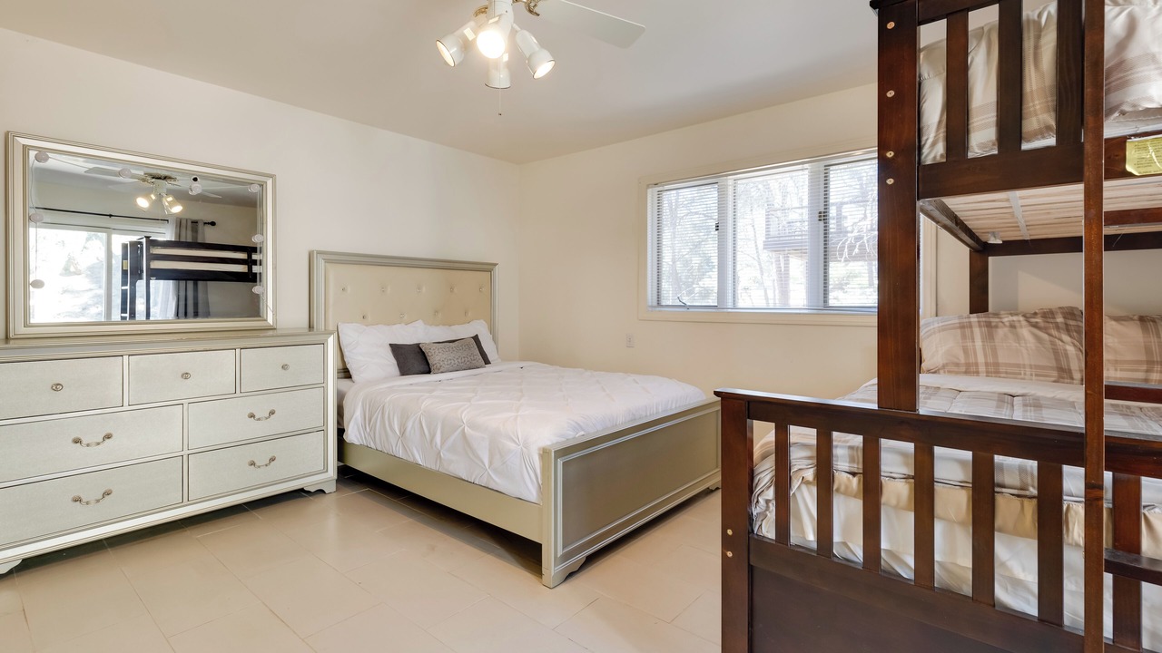 Photo of Bedroom in Pine Mountain Club