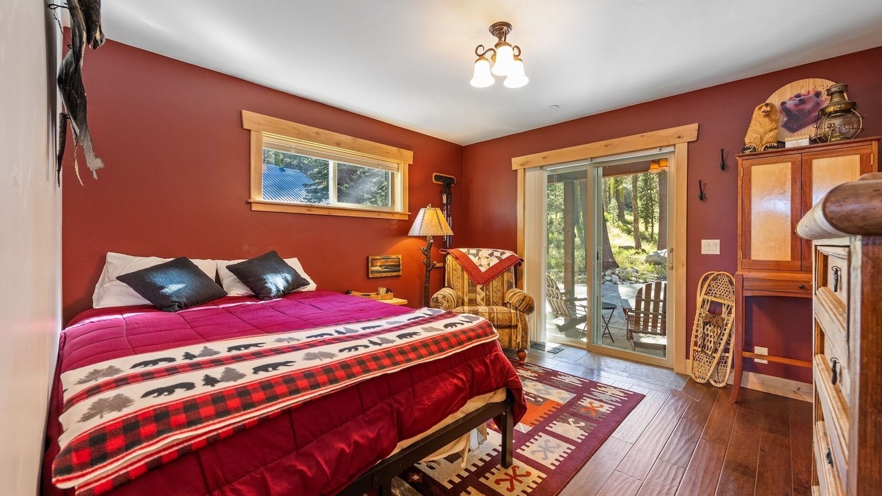Photo of Bedroom in Serene Lakes
