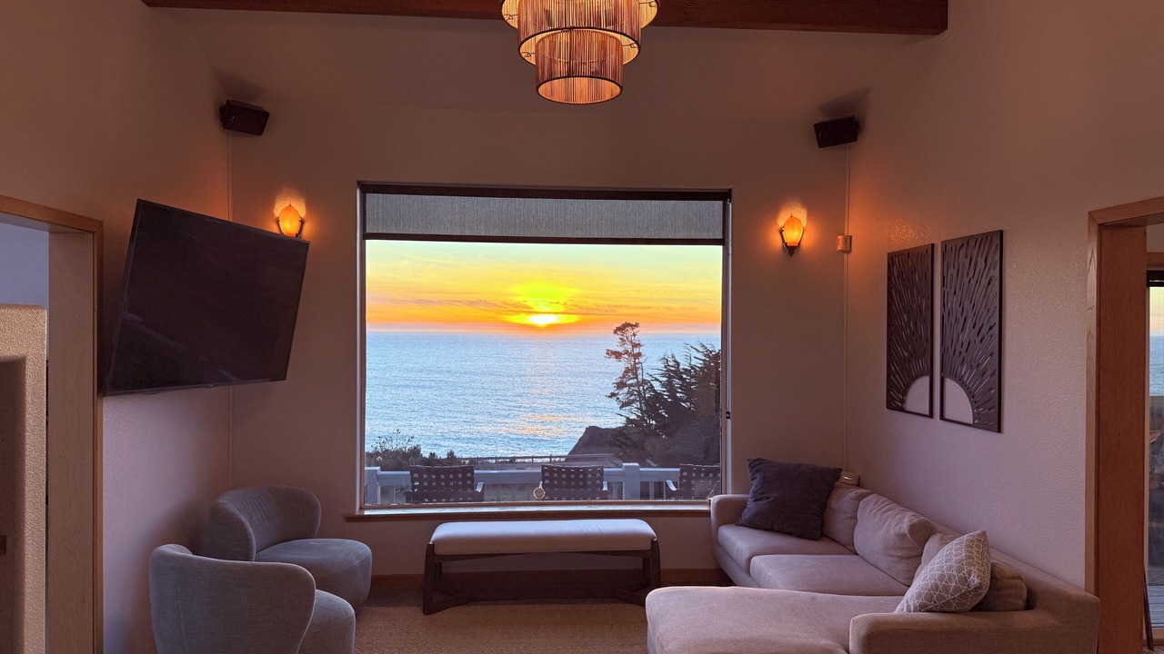 Photo of Livingroom in Gualala