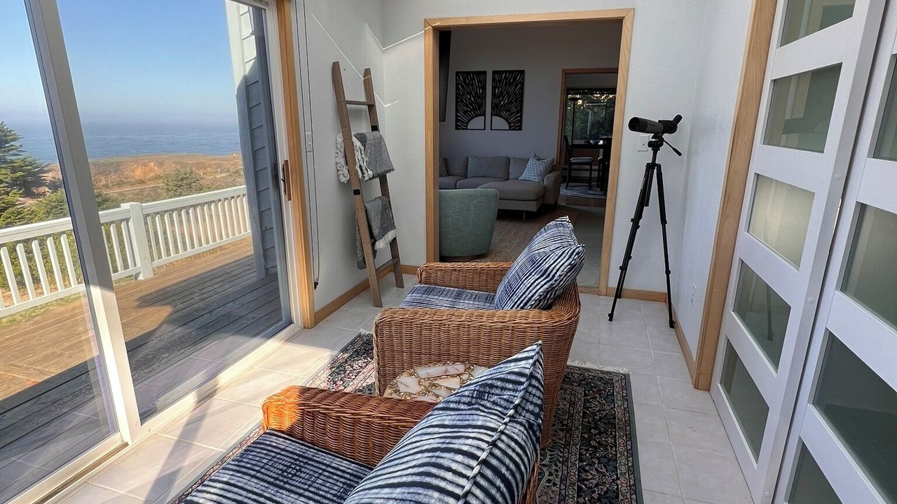 Photo of Livingroom in Gualala